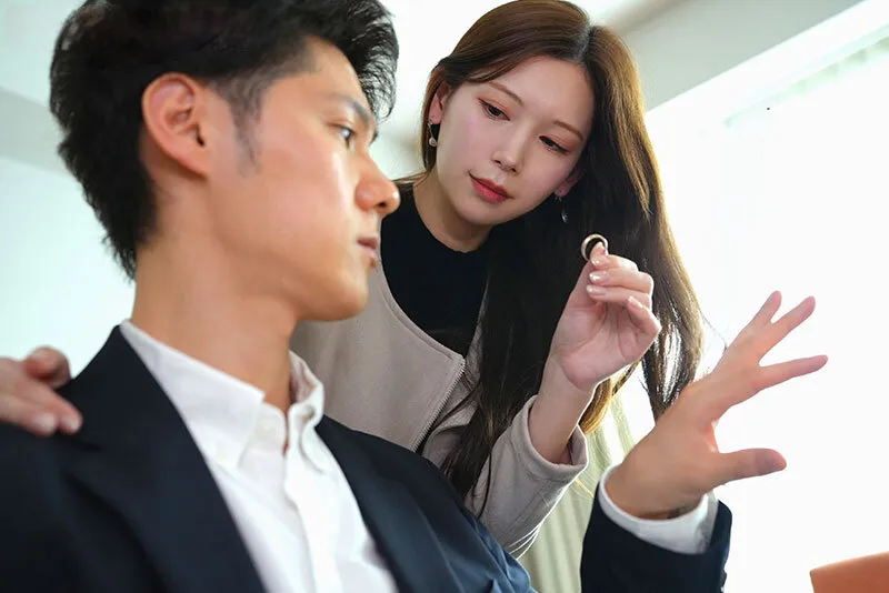 Vợ yêu đi đi chơi, người chồng ở nhà bị nhỏ em người vợ gạ xoạc không trượt phát nào